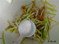 肉丝炒蒜黄的做法步骤8