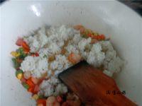 扬州炒饭的做法步骤11