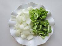 洋葱西红柿炒鸡蛋的做法步骤2