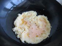 洋葱西红柿炒鸡蛋的做法步骤5