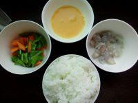 虾仁鸡蛋饭的做法步骤1