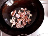 土豆鸭丁的做法步骤2
