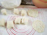 炸糖糕的做法步骤5