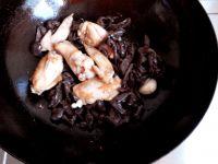 红蘑鸡翅的做法步骤5