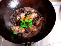 红蘑鸡翅的做法步骤9