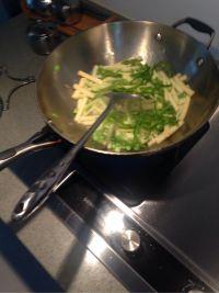 笋瓜炒豆子的做法步骤6