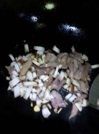 杂蔬肉丝炒饭的做法步骤4