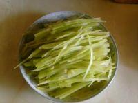 肉丝炒莴笋的做法步骤3