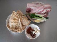 笋干红烧肉的做法步骤1