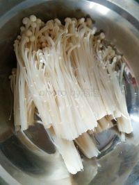 凉拌金针菇的做法步骤1