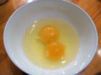 牛奶炖蛋的做法步骤1