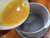 牛奶炖蛋的做法步骤3