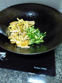 尖椒豆腐干的做法步骤6