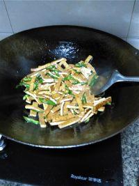 尖椒豆腐干的做法步骤9