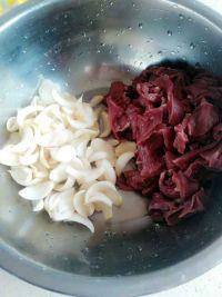 百合猪心汤的做法步骤1