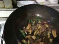 干炒黄牛肝菌的做法步骤7