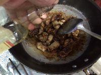 五花肉焖蚝豉的做法步骤9