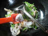 尖椒洋葱炒牛肚的做法步骤6