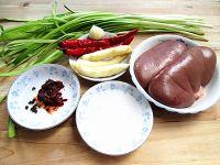 酸辣韭黄腰花的做法步骤1