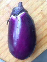 拌茄泥的做法步骤1