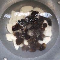 山药炒木耳的做法步骤4