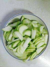 清炒蒲瓜的做法步骤2
