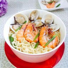 蛤蜊鲜虾面#小虾创意料理#