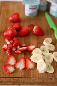 草莓酸奶造型杯的做法步骤2