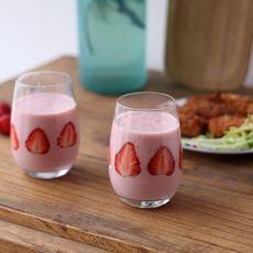 草莓酸奶造型杯