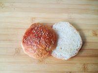 番茄煎蛋芝士汉堡的做法步骤4