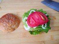 番茄煎蛋芝士汉堡的做法步骤8