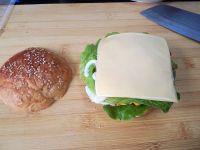 番茄煎蛋芝士汉堡的做法步骤9