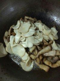 鲜杏鲍菇炒腩肉的做法步骤6