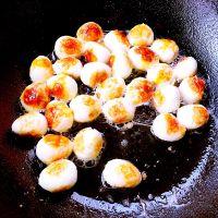 虎皮腐乳鹌鹑蛋的做法步骤5