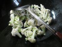 牛肉煮花菜的做法步骤2