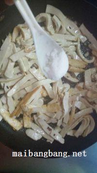 青椒炒豆干的做法步骤7