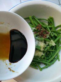 凉拌麻辣豇豆的做法步骤8