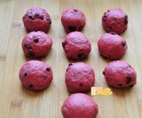 红曲蔓越莓小面包的做法步骤4