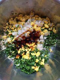 韭菜鸡蛋扇贝丁馅饼的做法步骤2