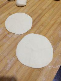 韭菜鸡蛋扇贝丁馅饼的做法步骤7