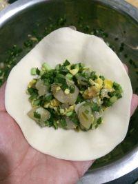 韭菜鸡蛋扇贝丁馅饼的做法步骤8