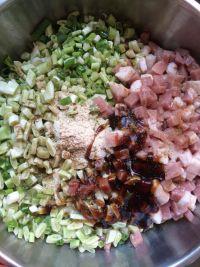 猪肉芸豆发面馅饼的做法步骤1