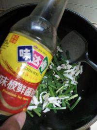 墨鱼炒韭菜的做法步骤6