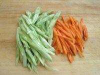 方便面焖面#小虾创意料理#的做法步骤2