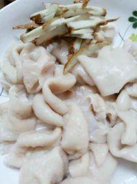 青红椒炒肥肠的做法步骤1