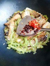 苦瓜焖草鱼的做法步骤11