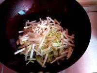 蒜苗炒虾仁的做法步骤4