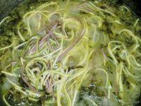 黄鱼煨面的做法步骤7