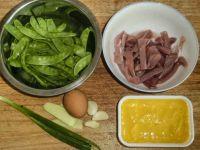 豆荚松板肉的做法步骤1