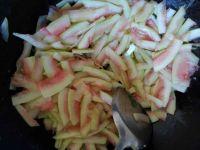 清炒西瓜皮的做法步骤5